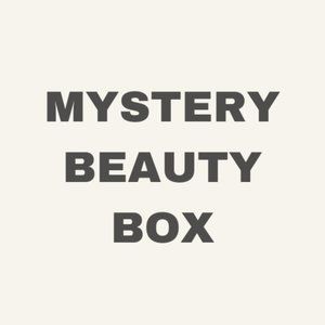 MYSTERY BEAUTY BOX / MAKEUP SKINCARE SAMPLES